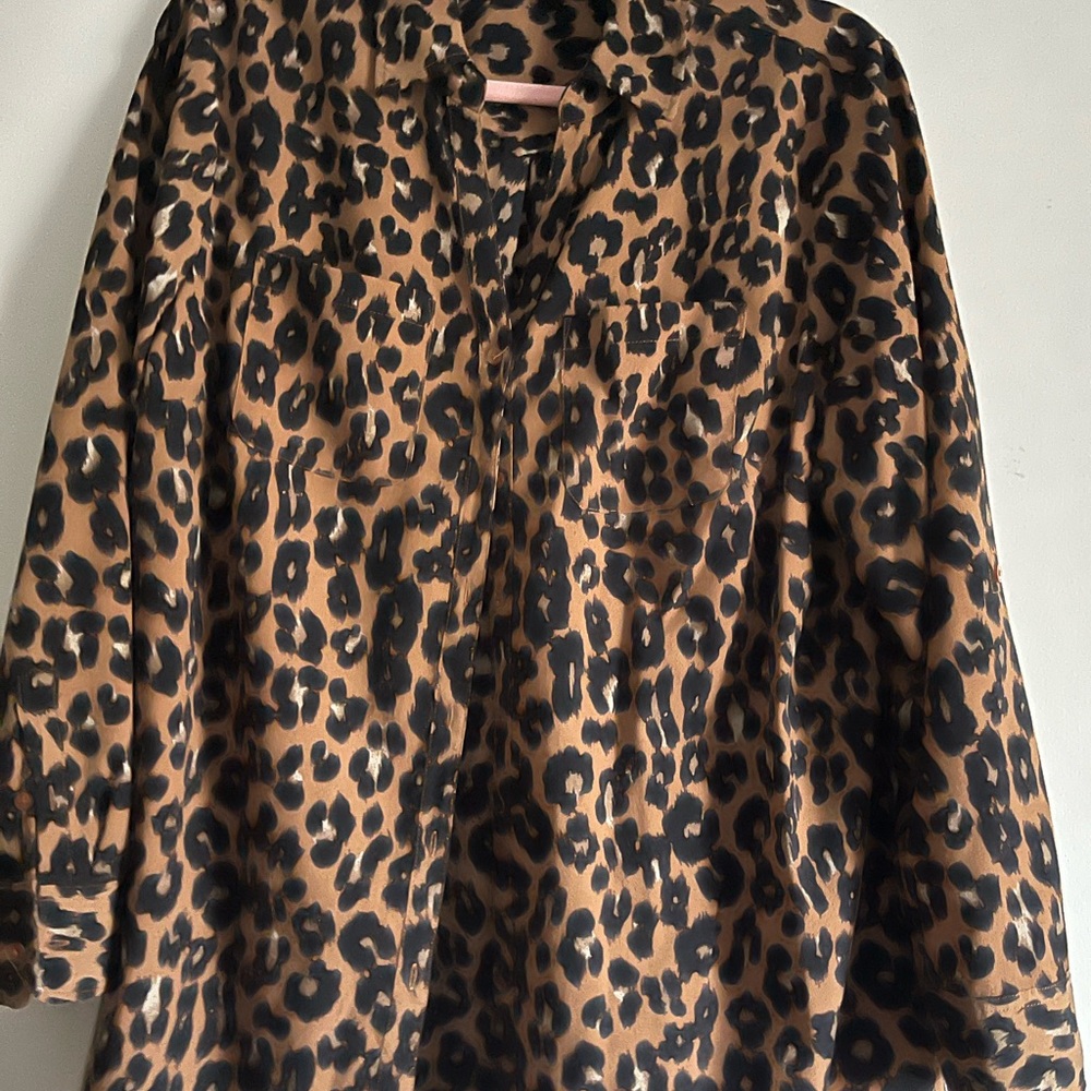 Talbots Women’s cheetah/leopard print camp shirt 1X